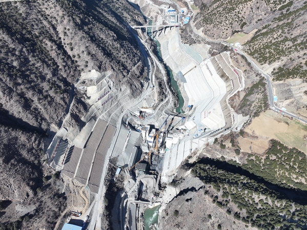 扎拉水電站大壩C1標俯瞰全景.jpg