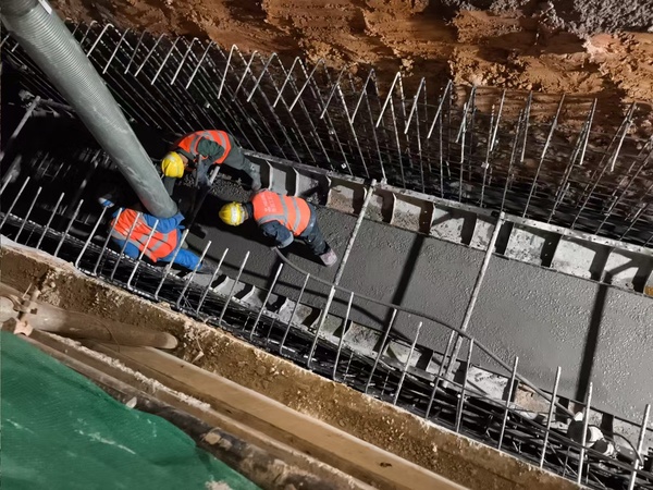 暗涵底板澆筑.jpg