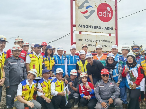 印尼副總統(tǒng)視察三寶壟高速項目.jpg